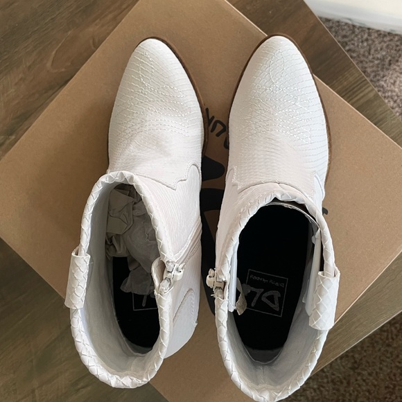 Dirty Laundry Cowboy Booties - Picture 4 of 6